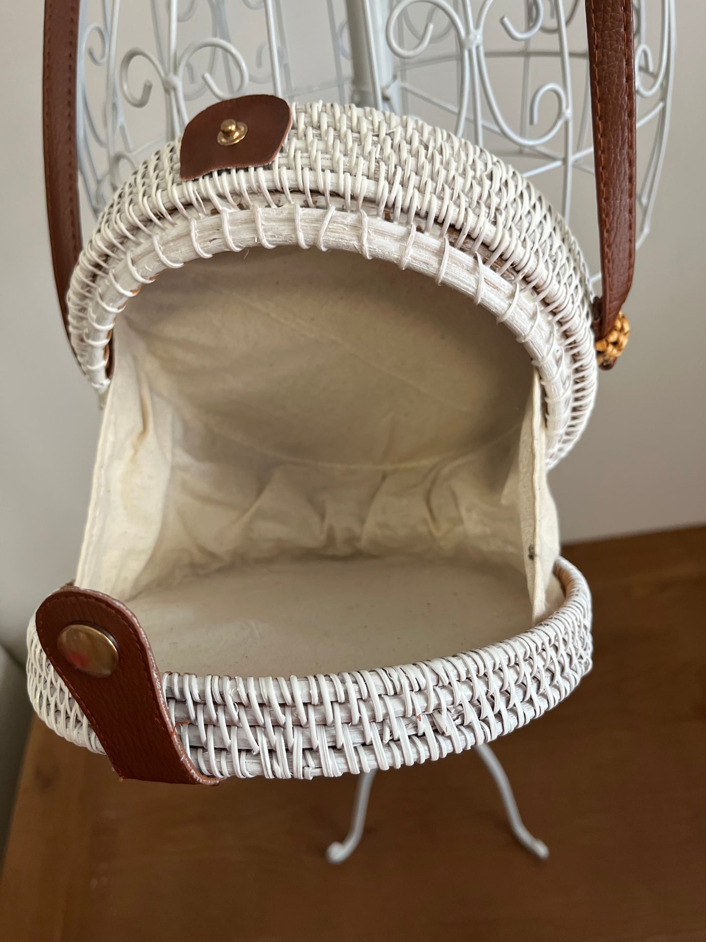 White/Tan Round Cross Body Bag
