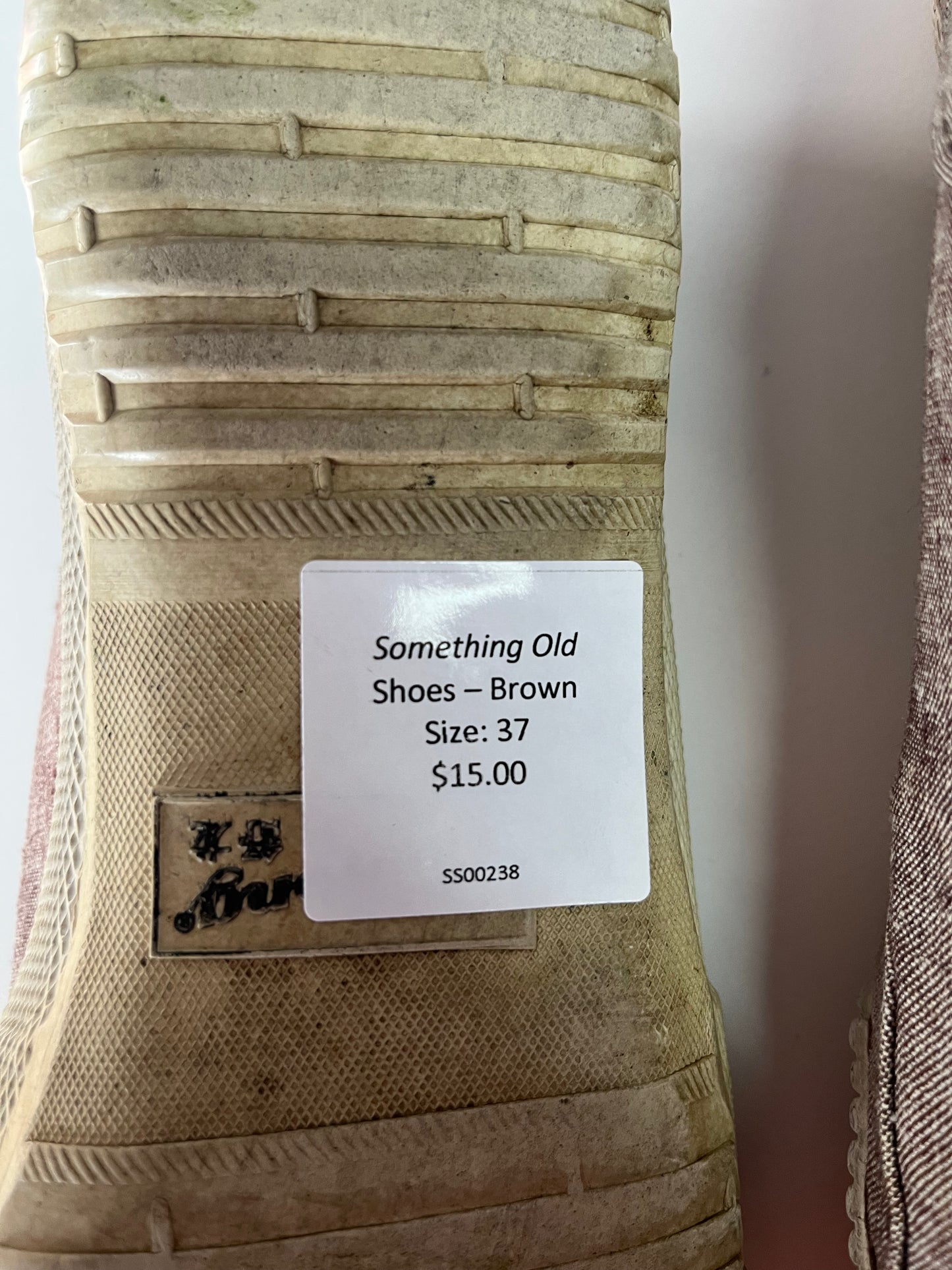 Brown size EU 37/ Aus 6 Brown Sandshoes