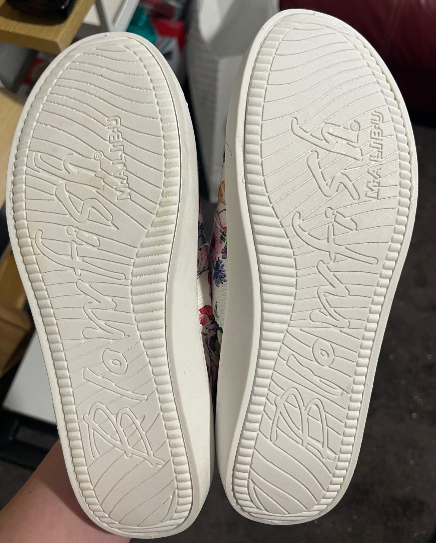 White Floral Shoes Size 6