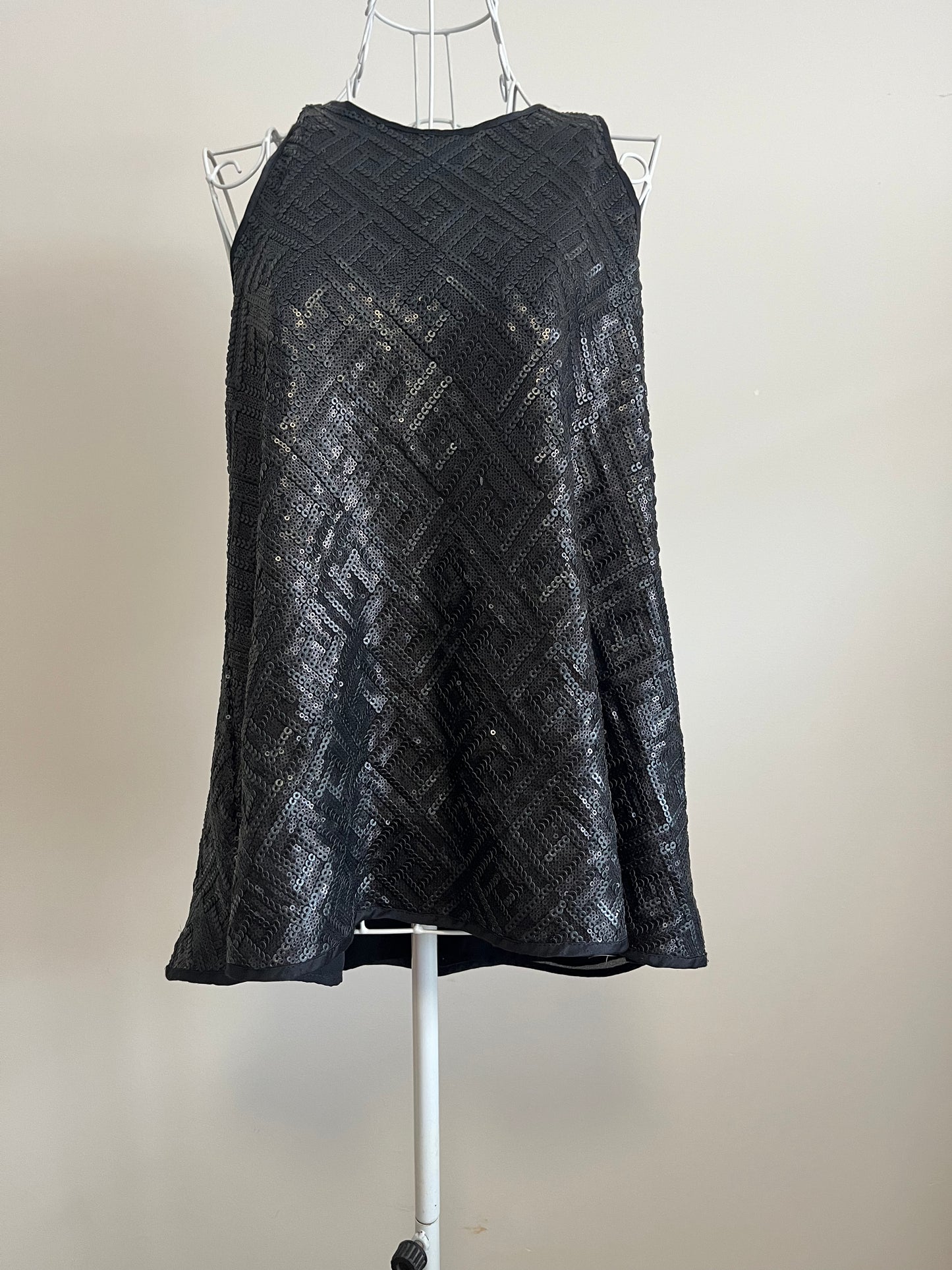 Cue Little Black Top Size 8