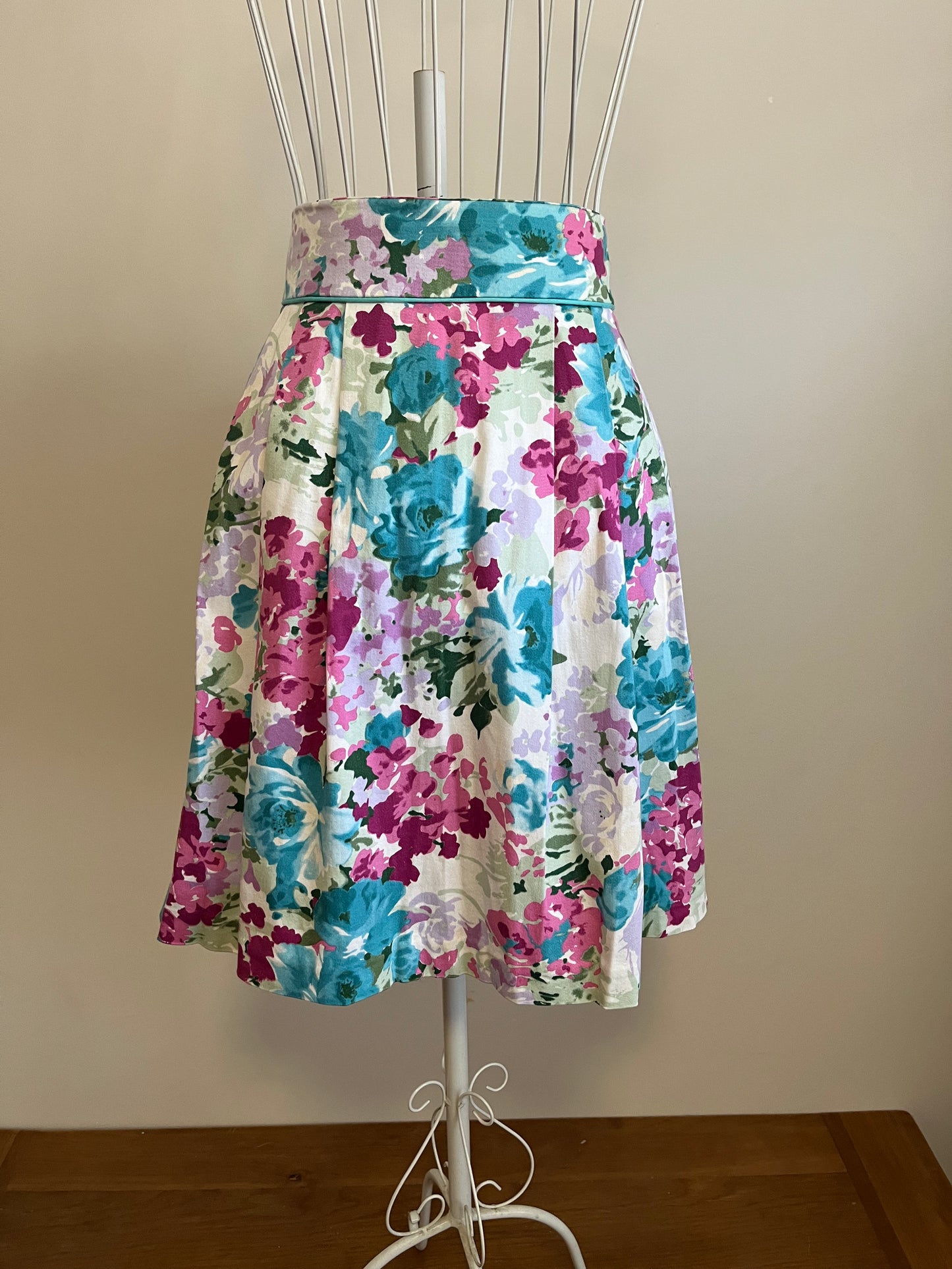 Review Floral Skirt Size 10