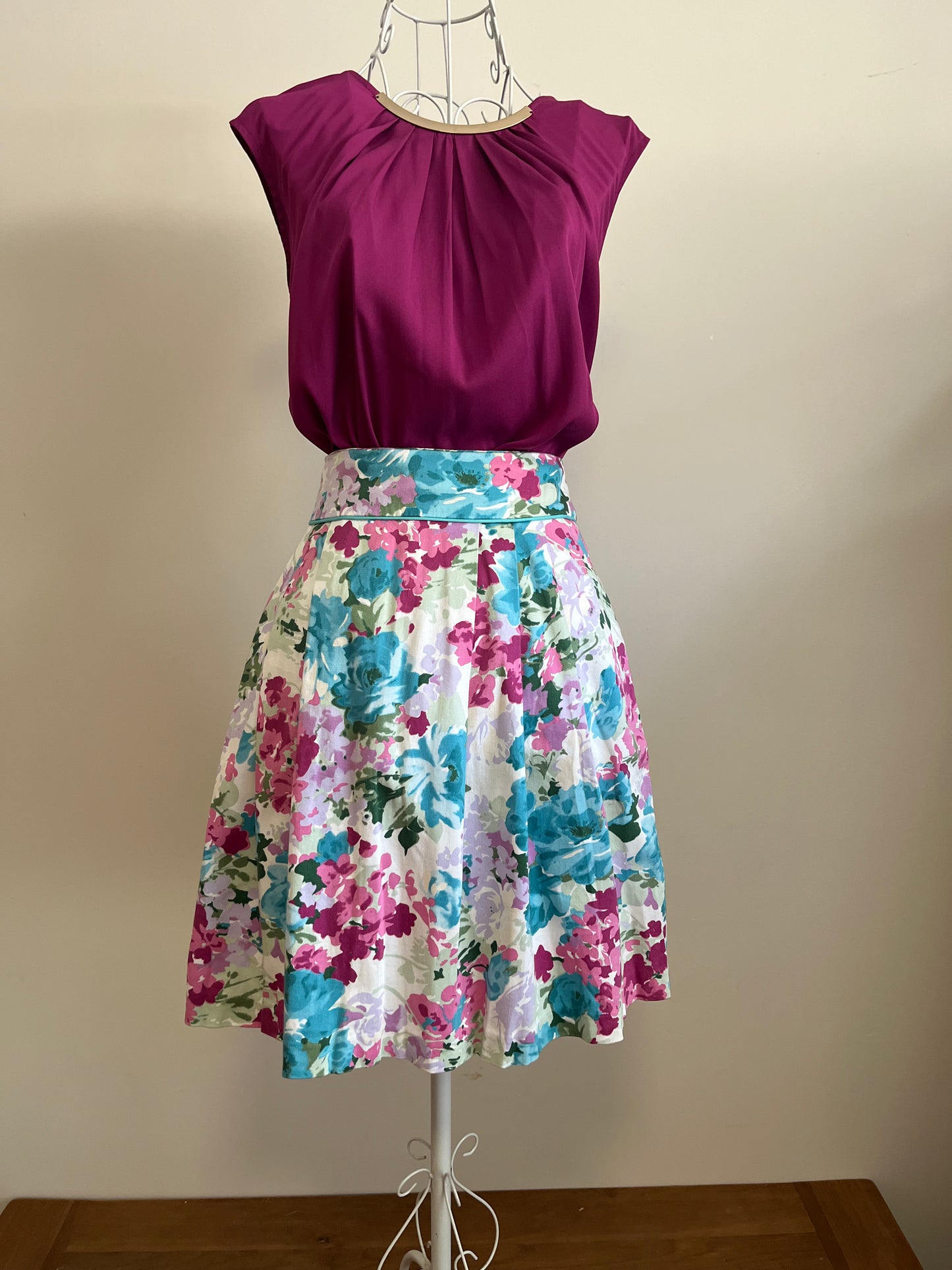 Forecast Purple Top Size 6