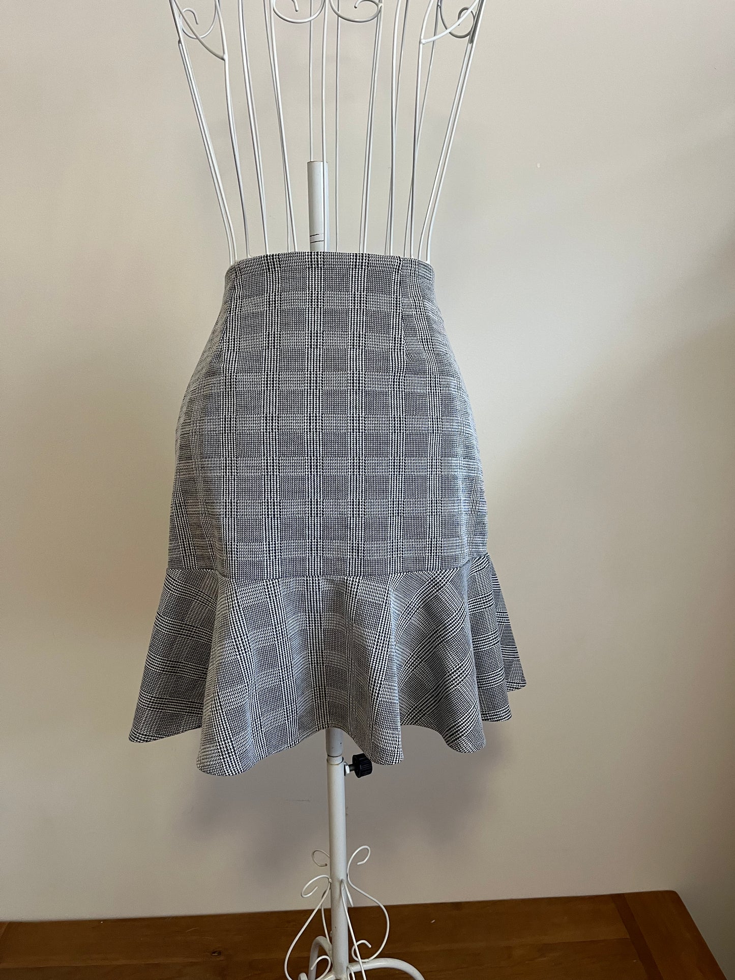 Forever New Grey Skirt Size 6