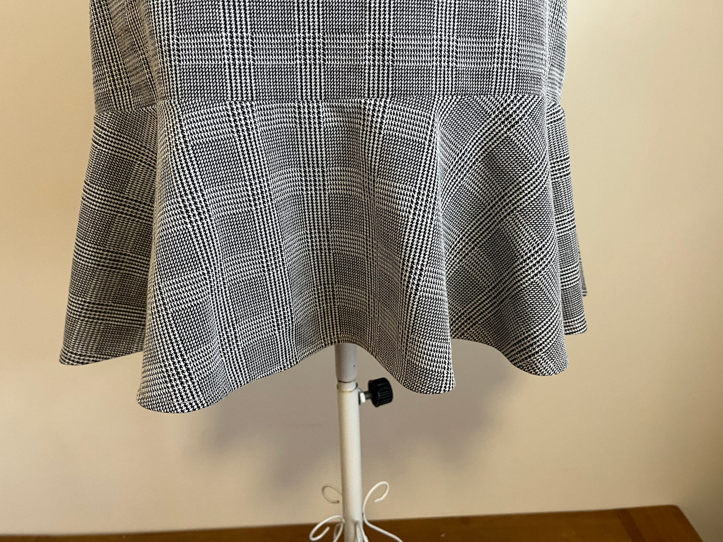 Forever New Grey Skirt Size 6