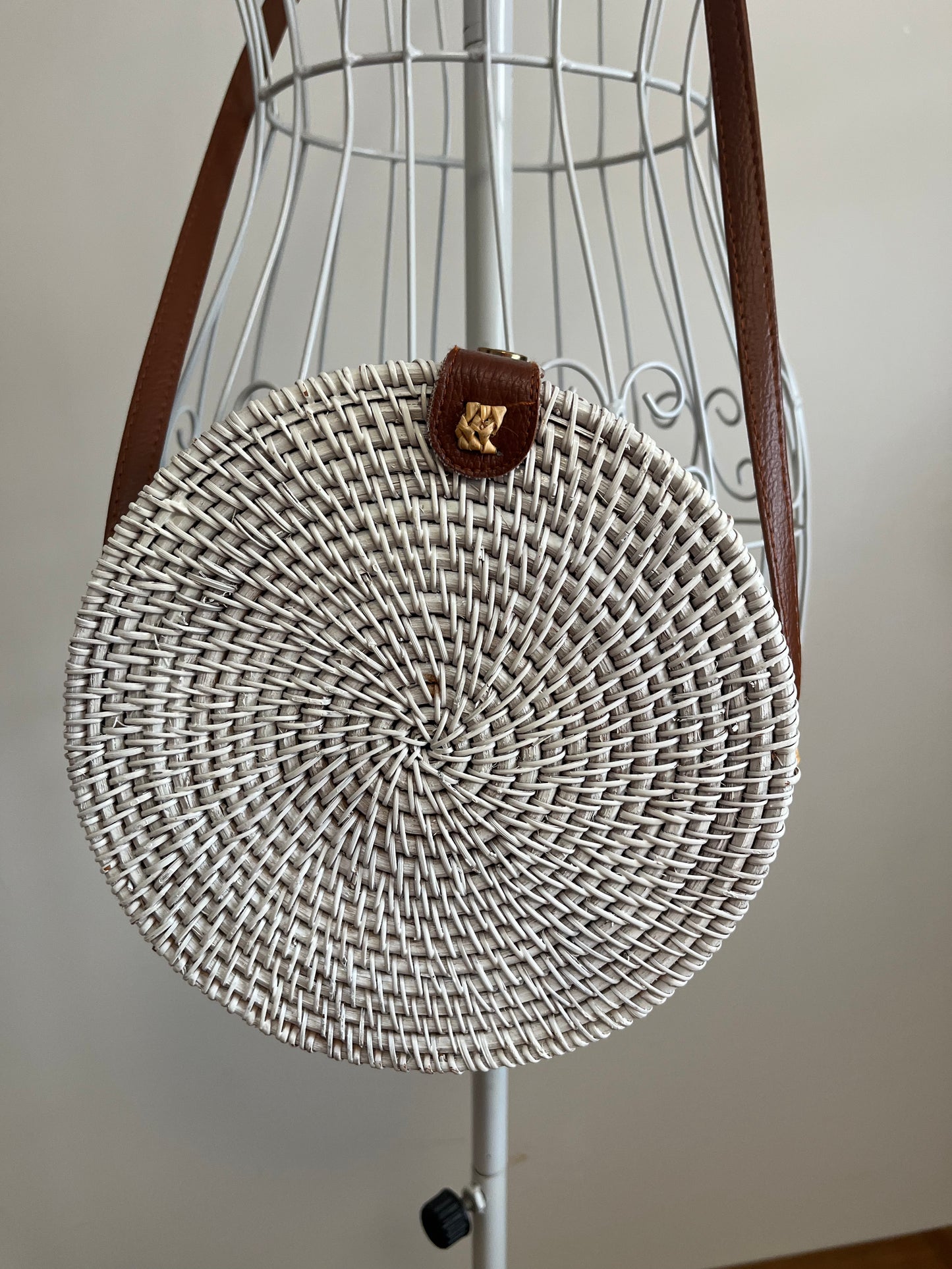 White/Tan Round Cross Body Bag