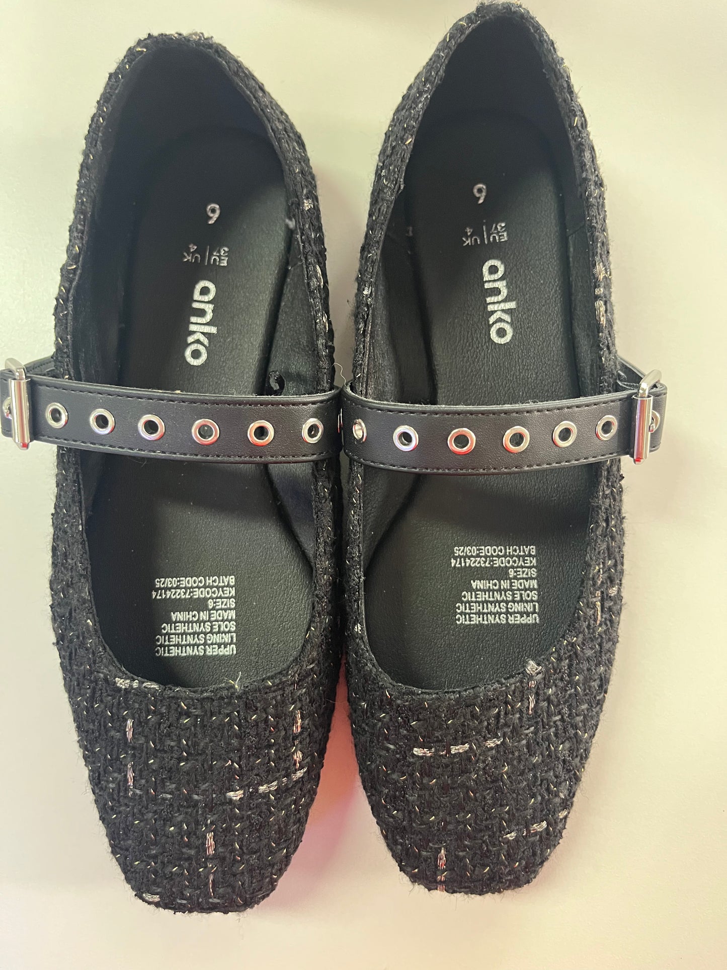 Black size 6 Mary Jane Flats