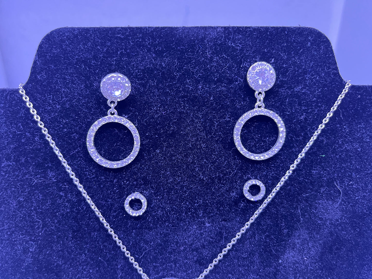 Necklace and 2 Pairs of Earrings Set