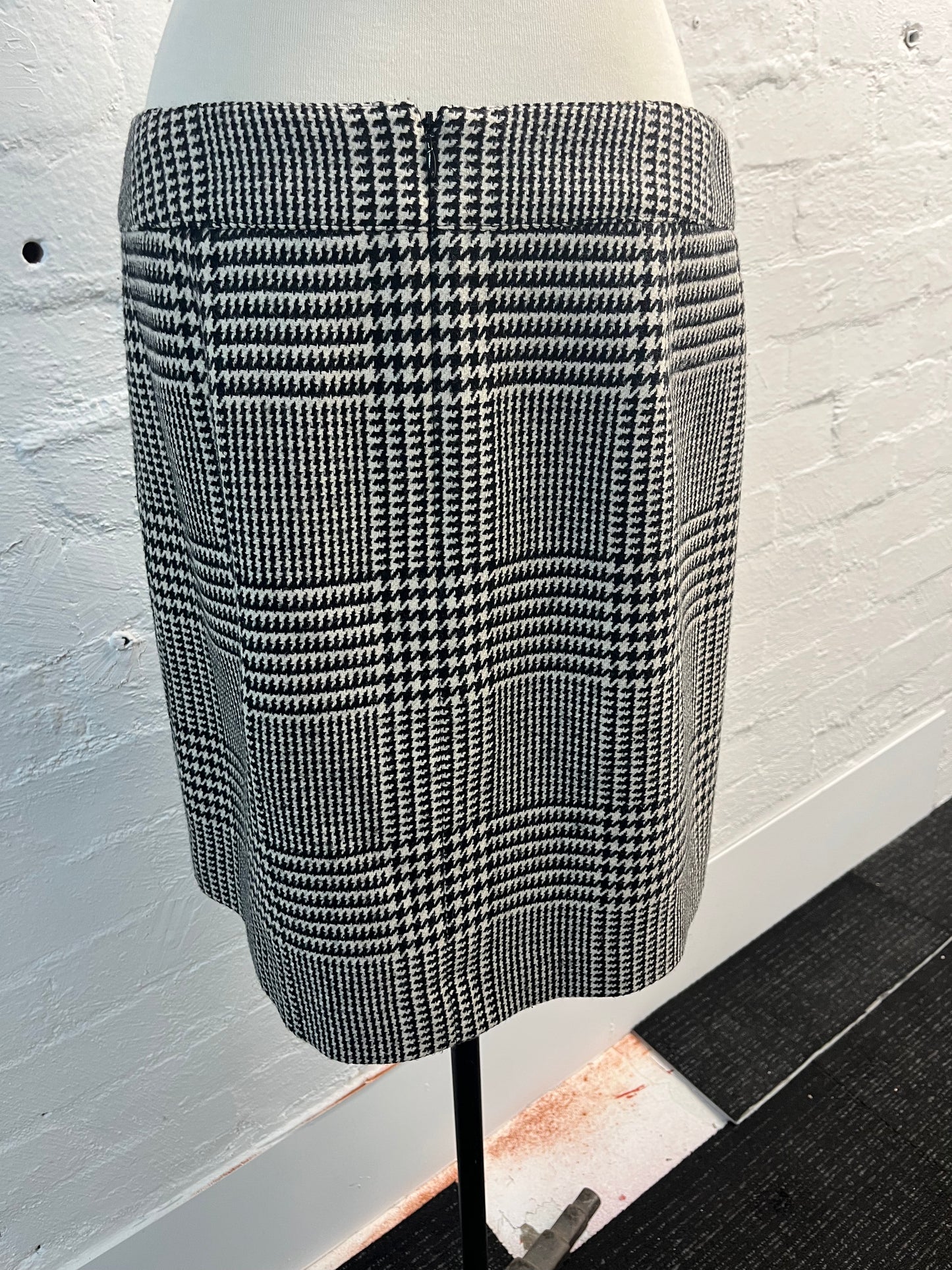 Black and White Houndstooth Skirt Size 12